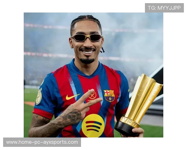 拉菲尼亚门前补射巴萨锁定胜利