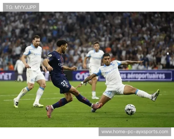 法甲摩纳哥长传配合收效，客场抢分成真